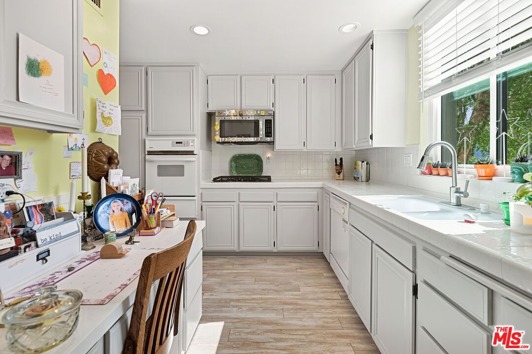 Beverly Glen photo 6