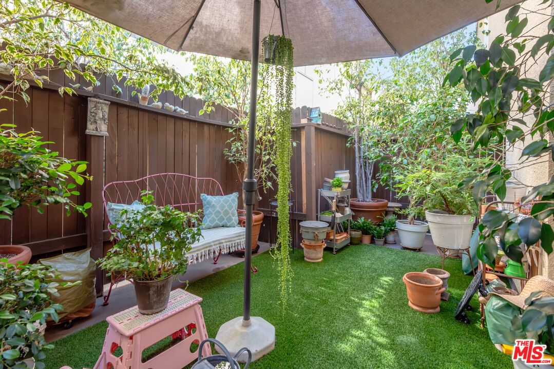 Beverly Glen photo 3
