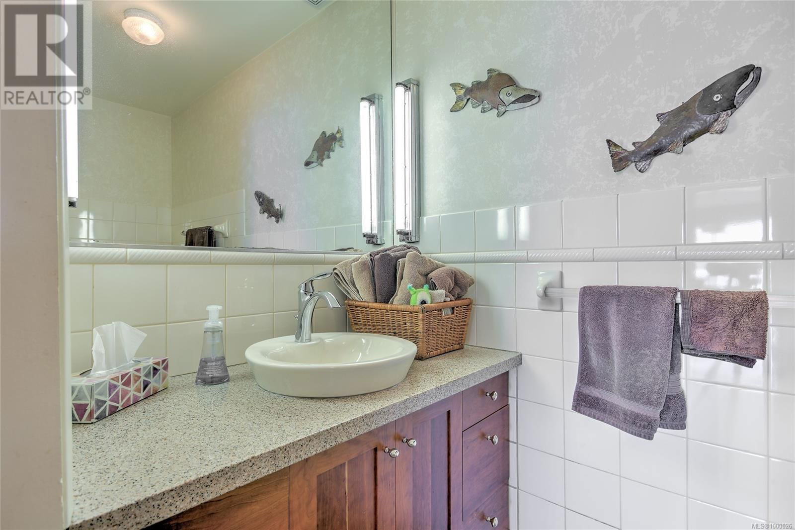 375/377 CHEMAINUS ROAD Image 37