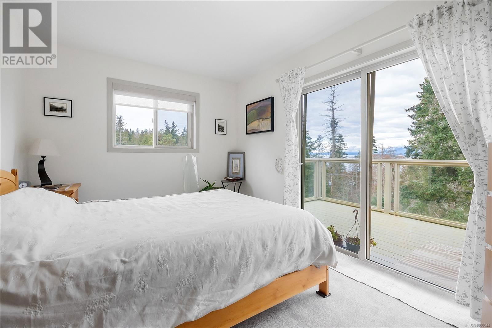 3122 DOLPHIN DRIVE Image 12