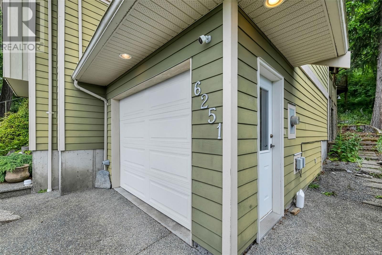 6251 THOMSON TERRACE Image 44