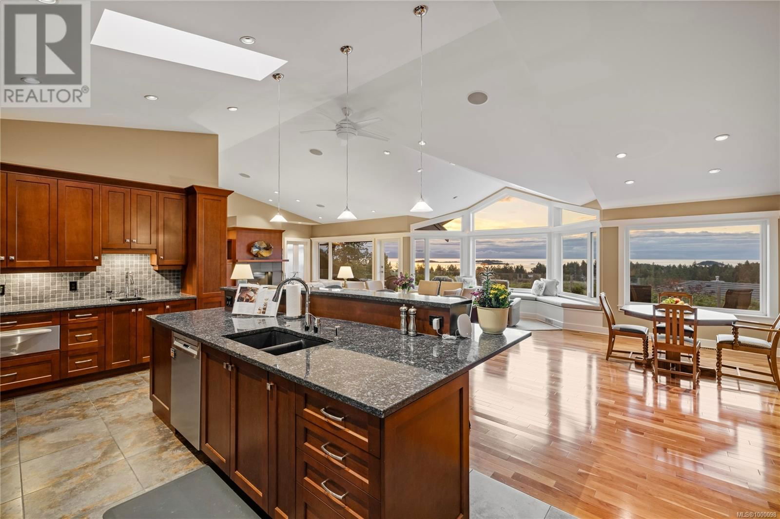 3505 CARMICHAEL ROAD Image 35