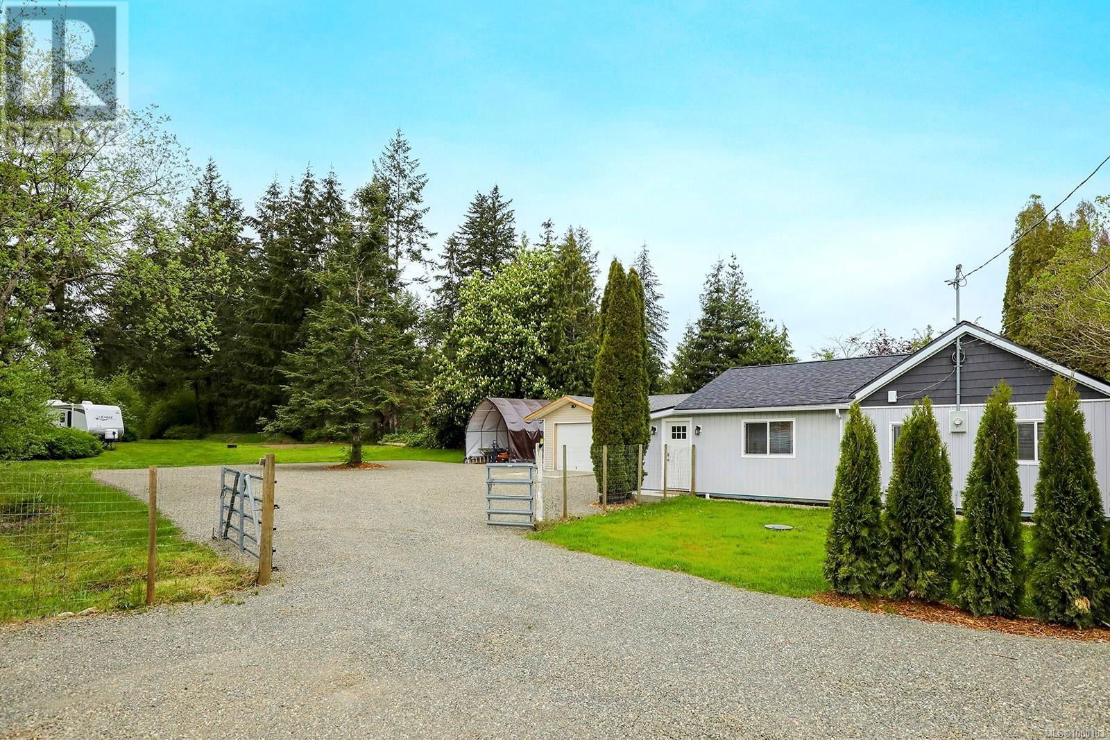 6645 ISLAND HIGHWAY NORTH Image 3