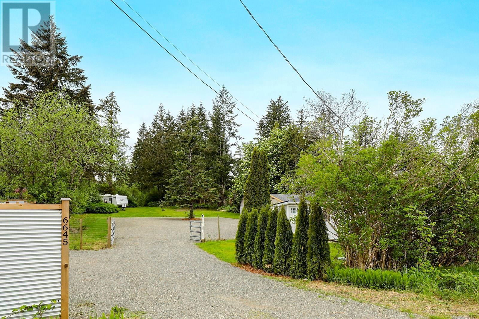 6645 ISLAND HIGHWAY NORTH Image 31