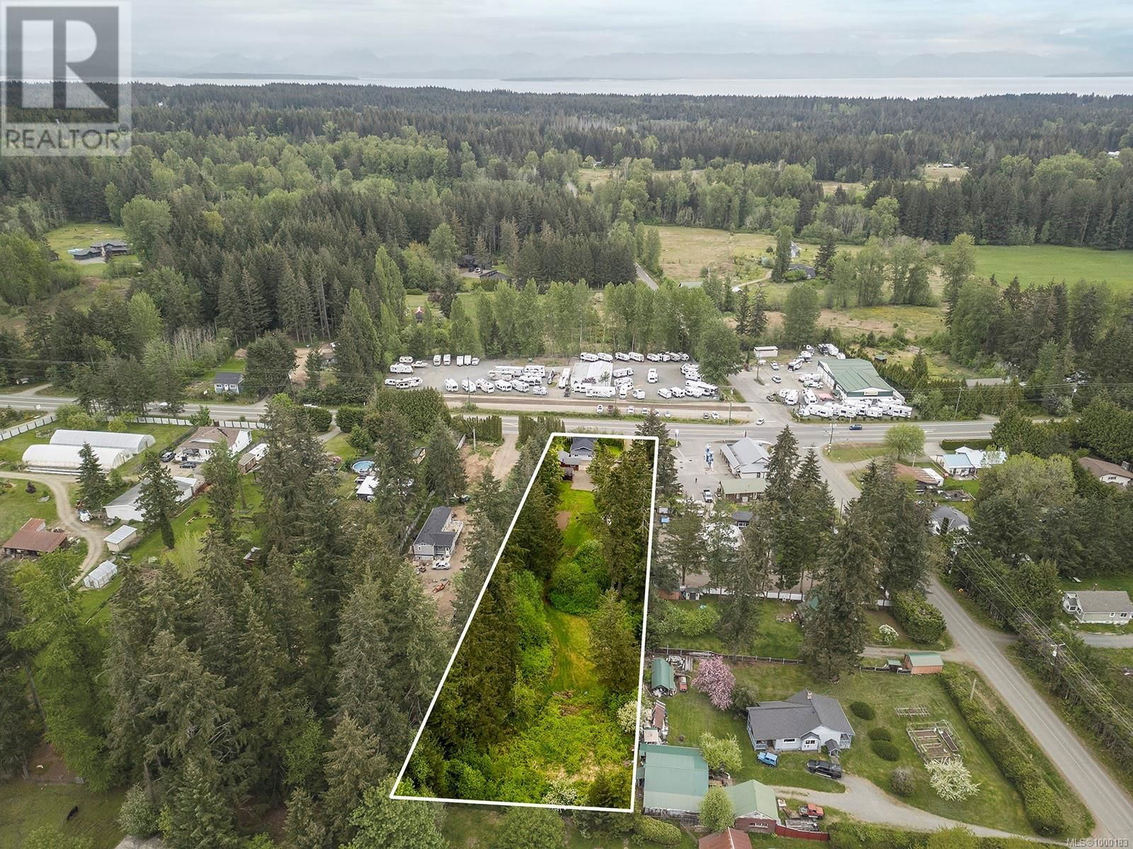 6645 ISLAND HIGHWAY NORTH Image 7