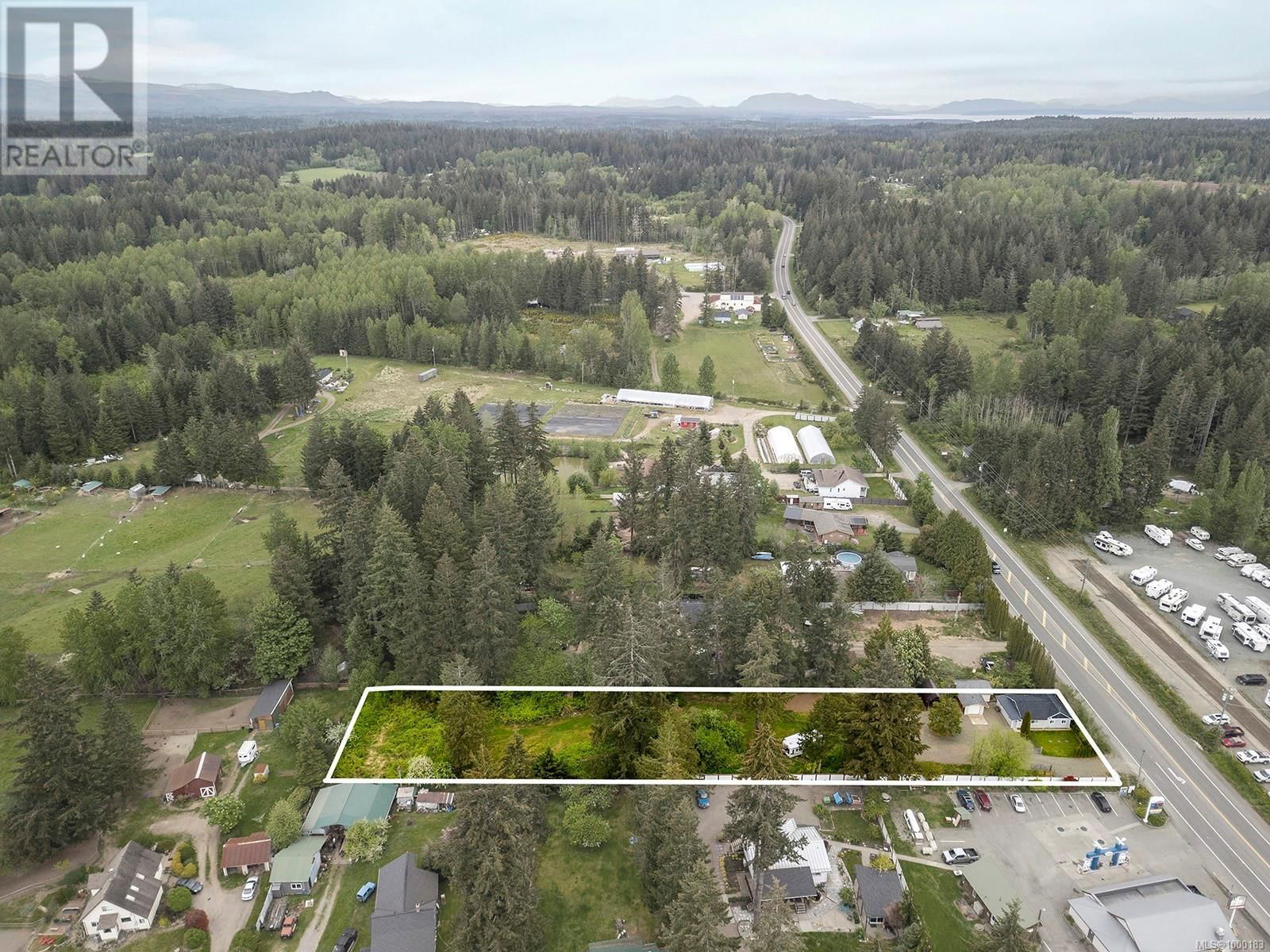 6645 ISLAND HIGHWAY NORTH Image 9