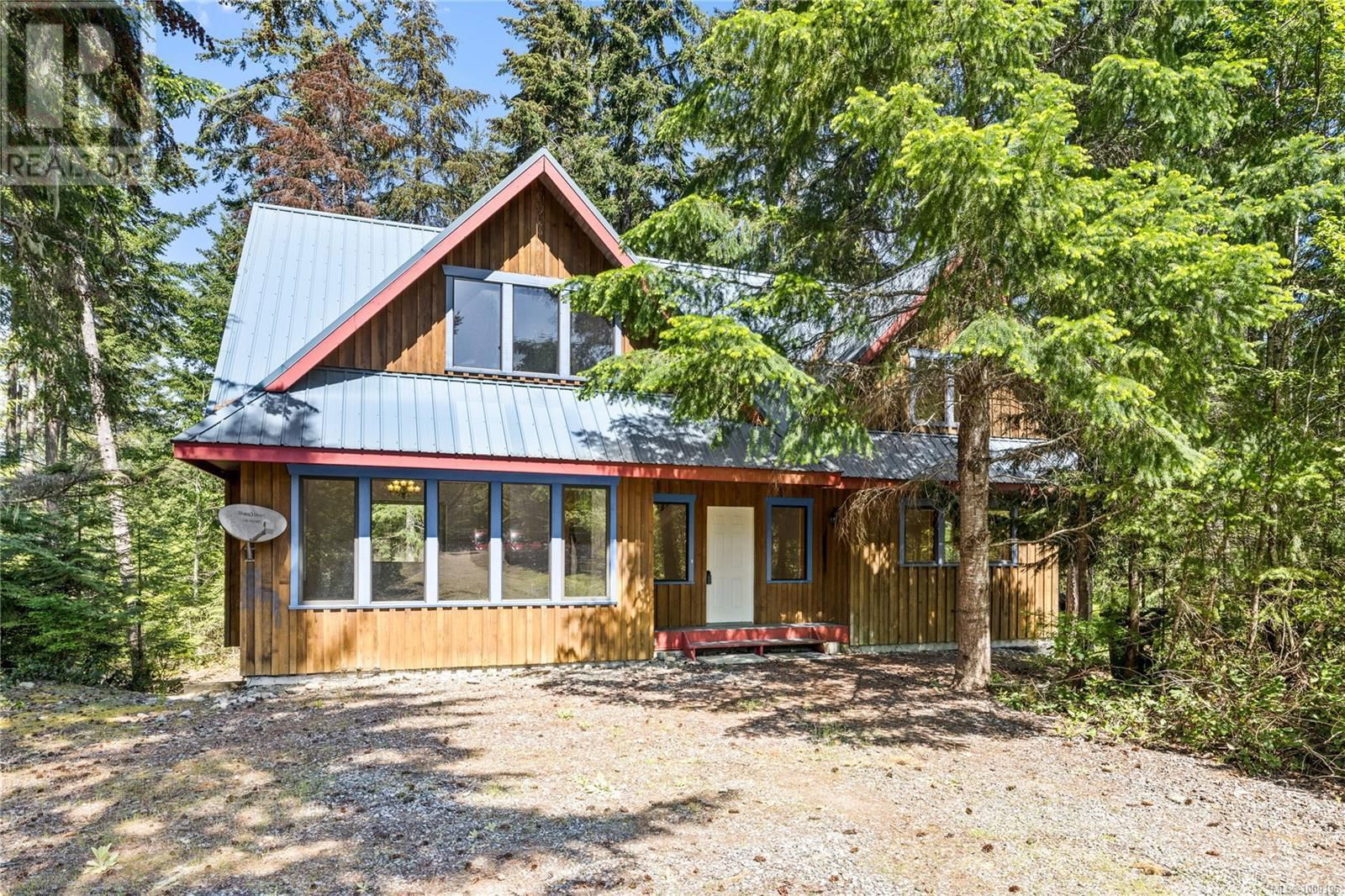 6054 ISLAND HIGHWAY WEST Image 35