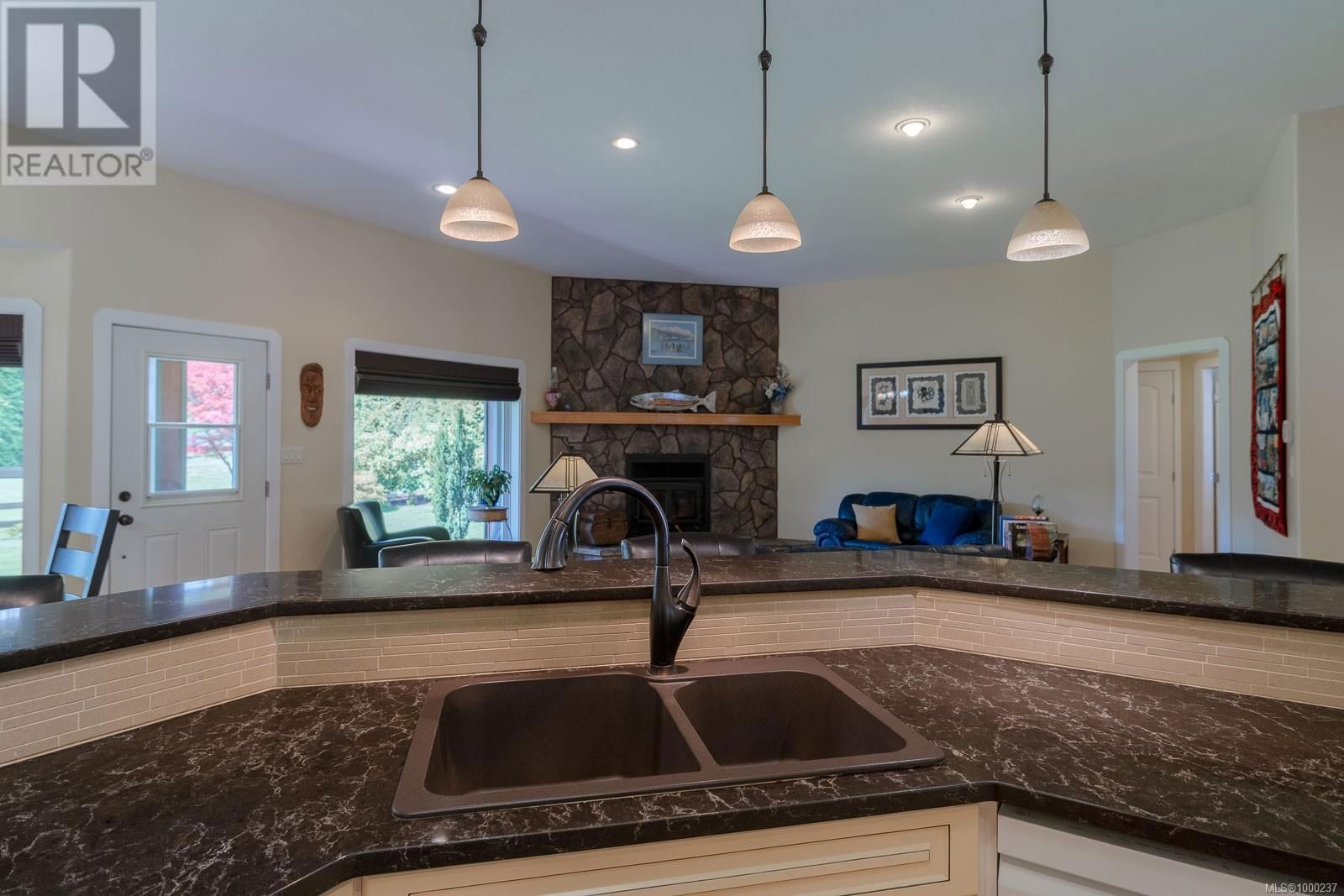 4426 COWICHAN LAKE ROAD Image 13