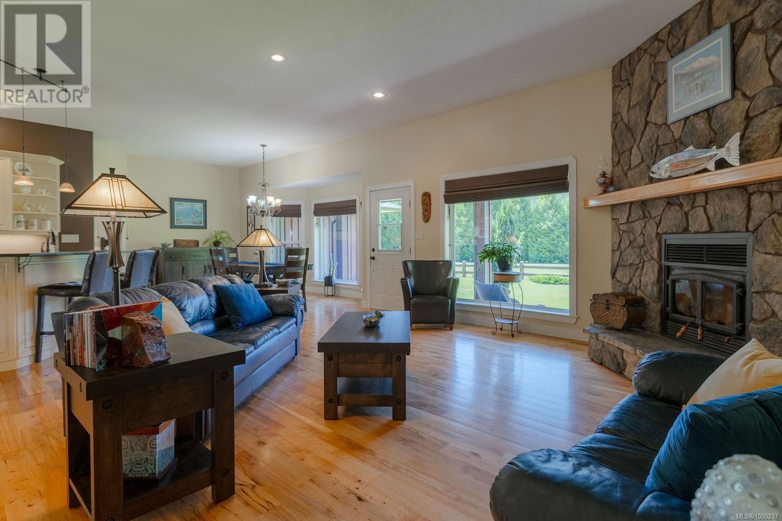 4426 COWICHAN LAKE ROAD Image 2