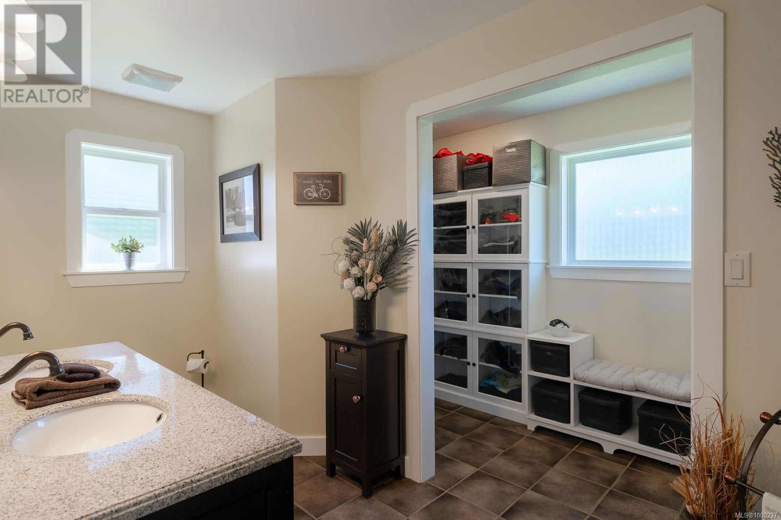 4426 COWICHAN LAKE ROAD Image 24