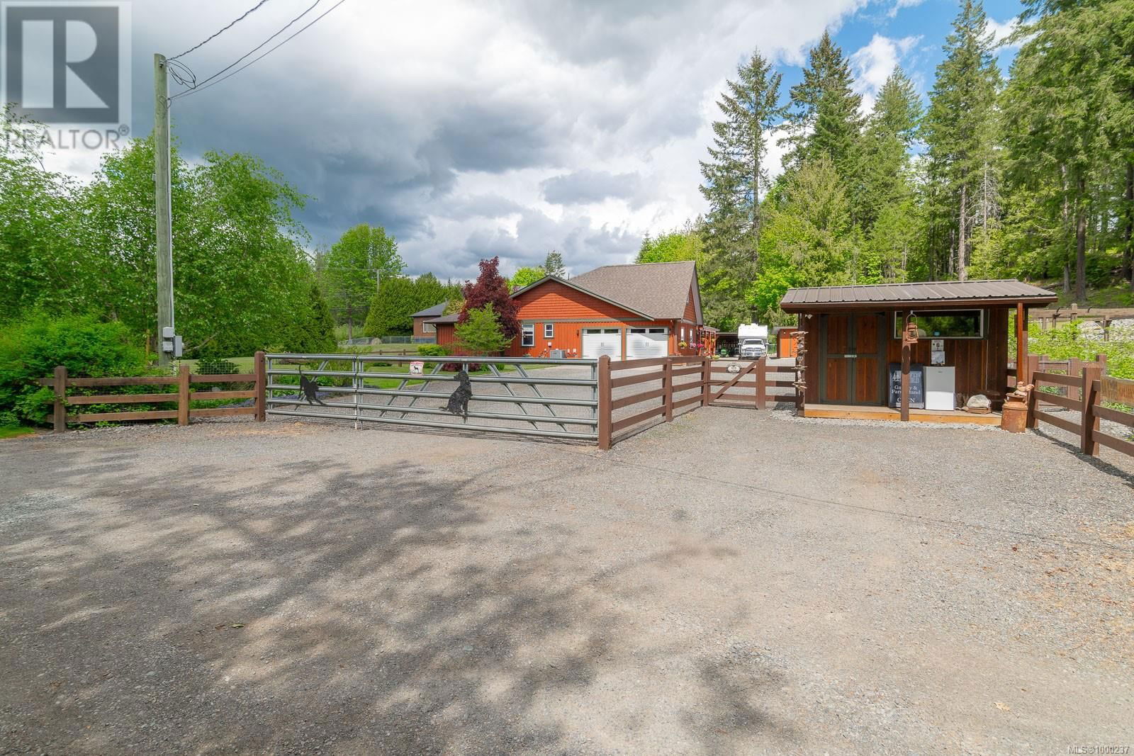 4426 COWICHAN LAKE ROAD Image 30
