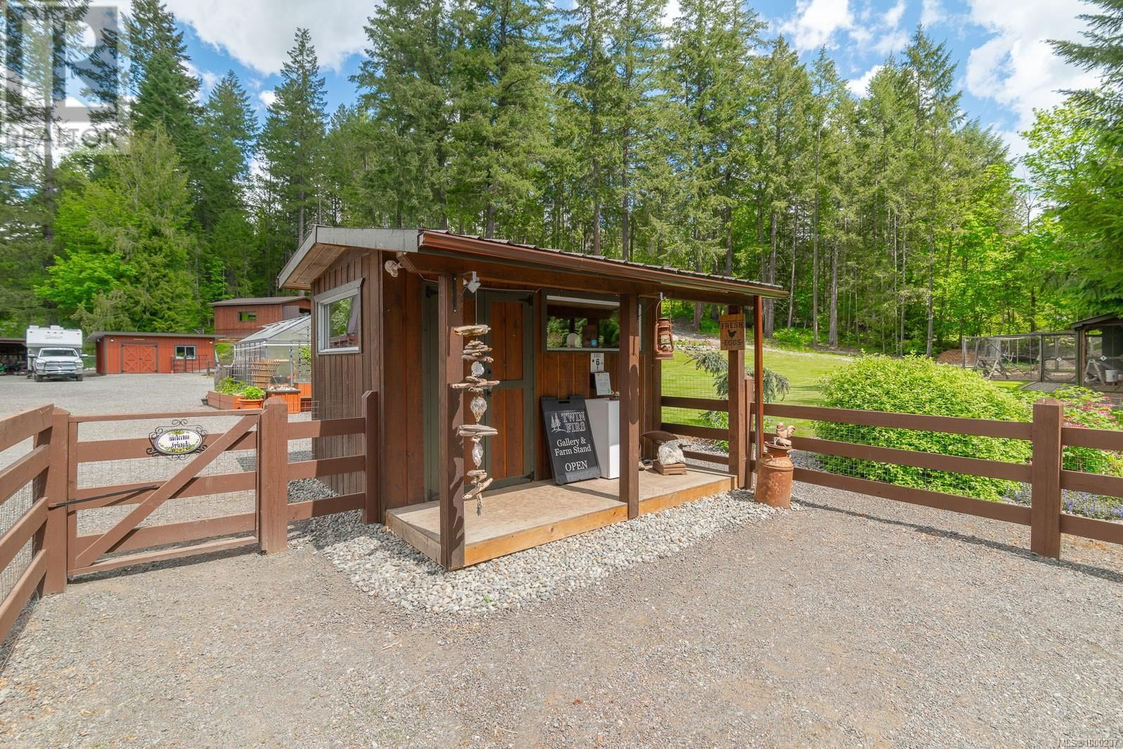 4426 COWICHAN LAKE ROAD Image 31