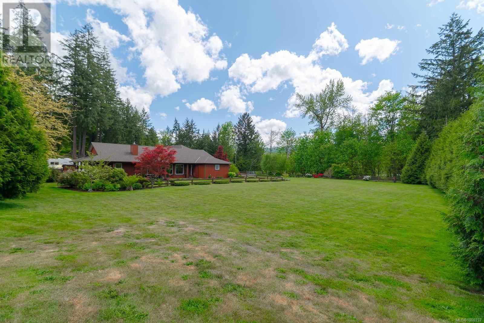 4426 COWICHAN LAKE ROAD Image 36