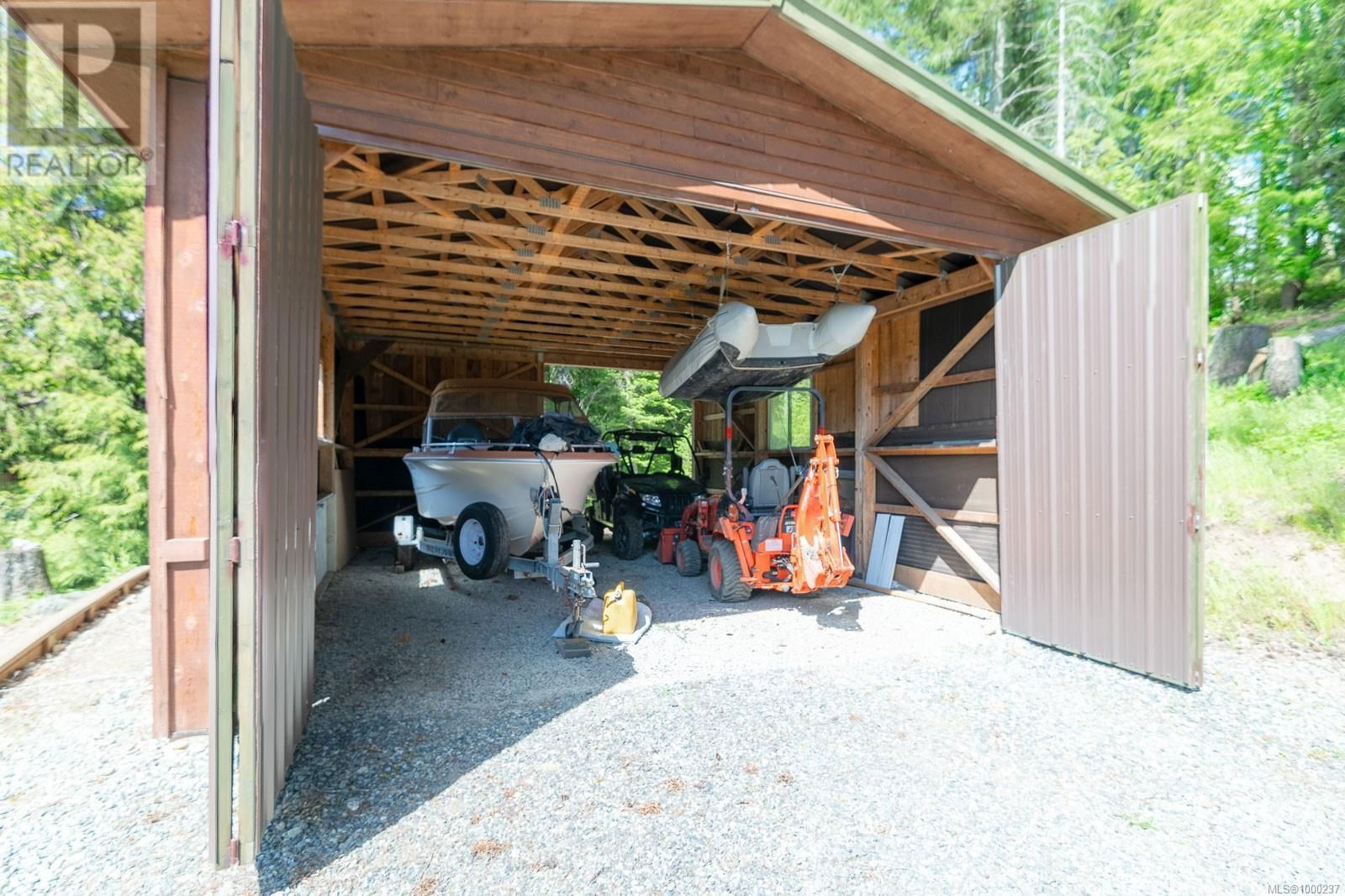 4426 COWICHAN LAKE ROAD Image 68