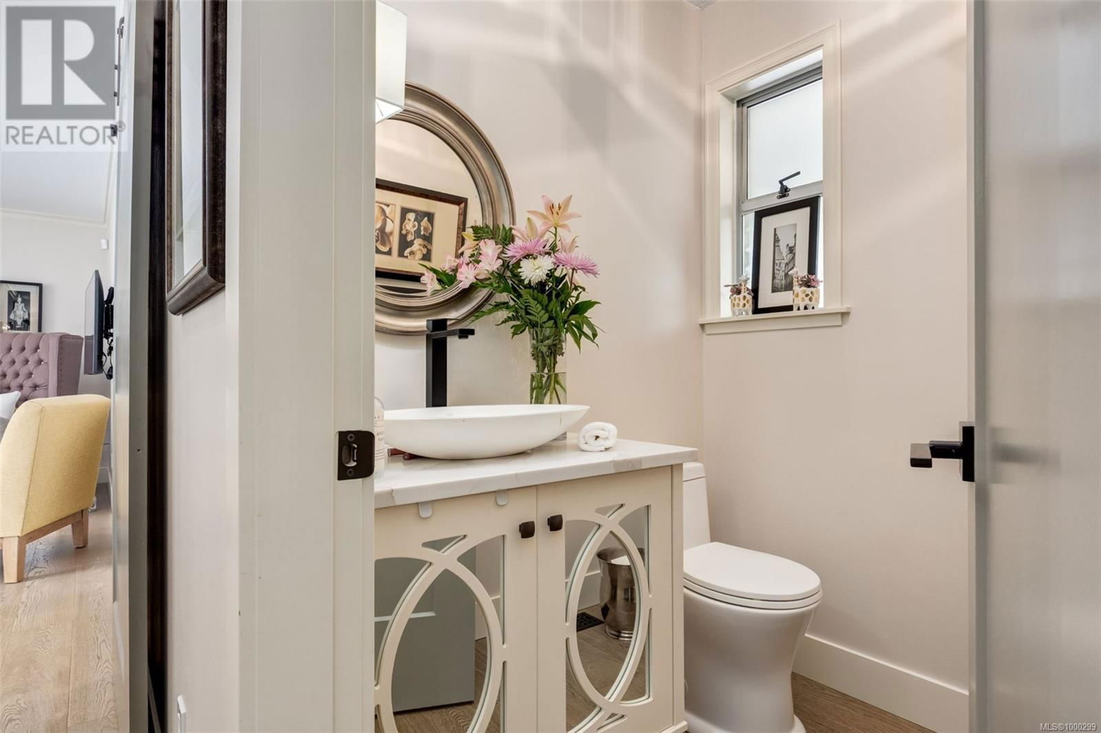 221 BLAIRGOWRIE PLACE Image 17