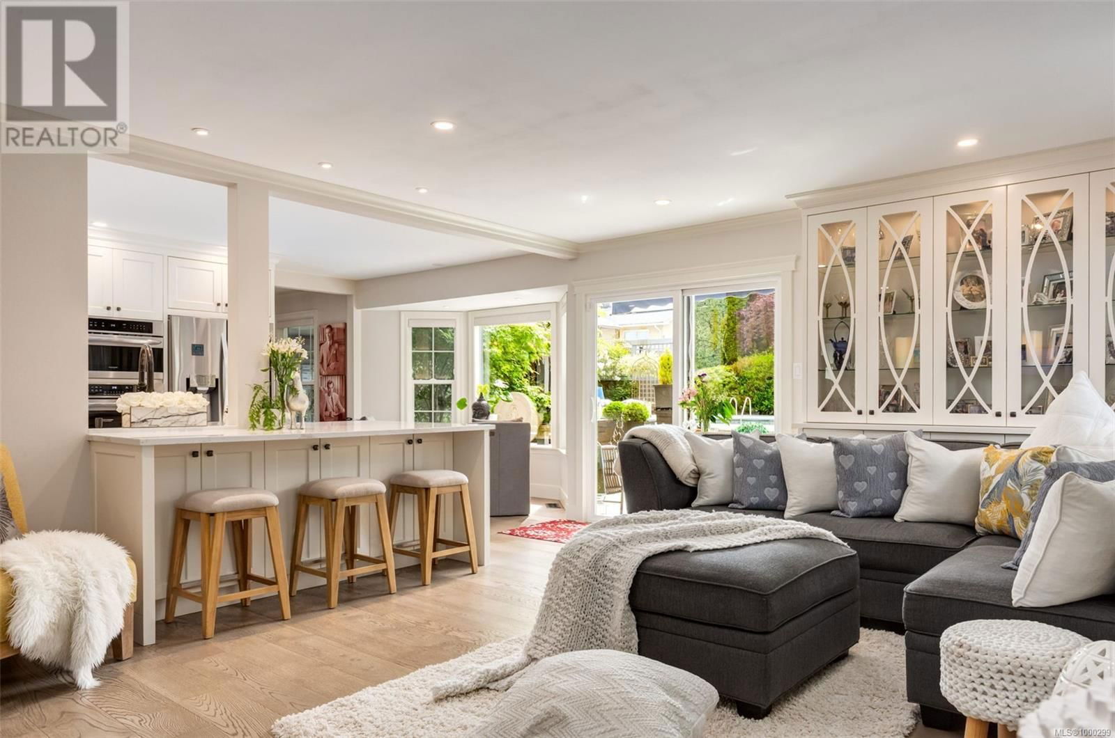 221 BLAIRGOWRIE PLACE Image 2