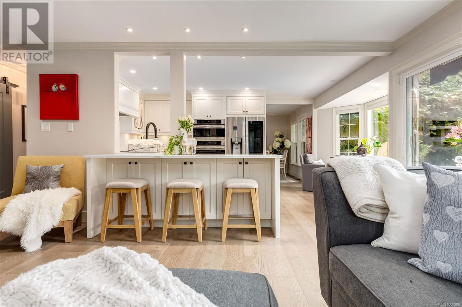 221 BLAIRGOWRIE PLACE Image 3