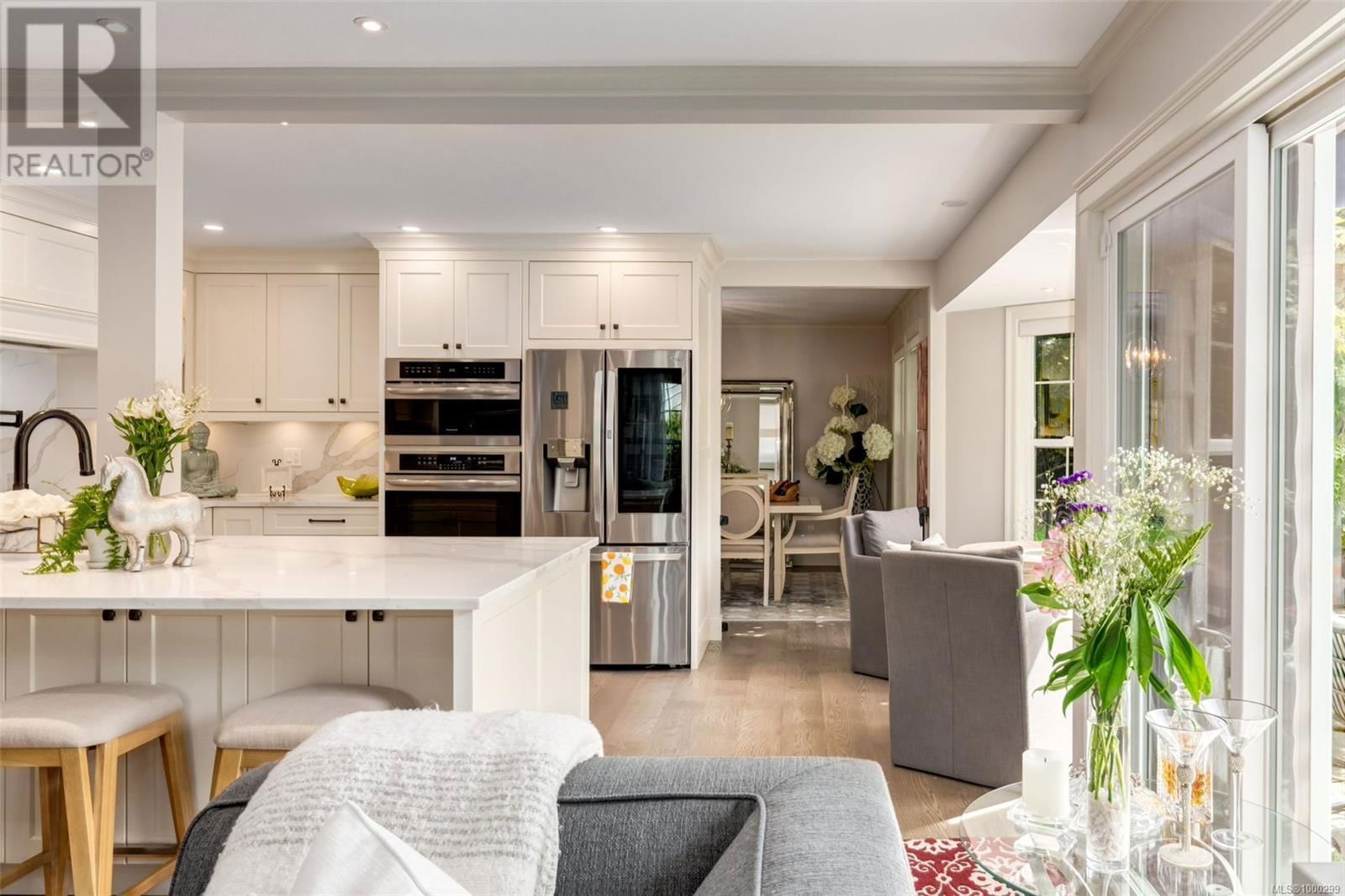 221 BLAIRGOWRIE PLACE Image 5