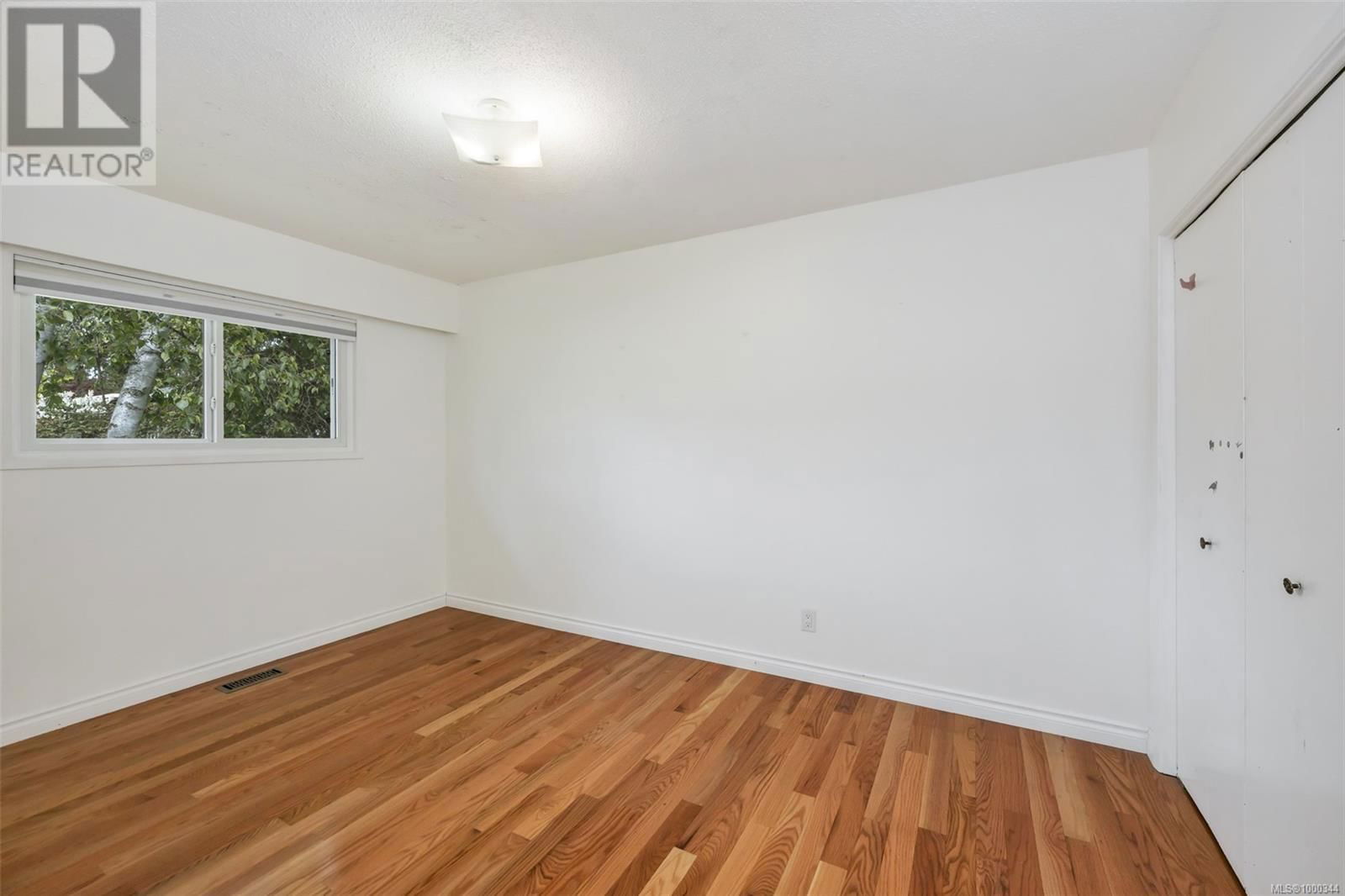 1616 SARITA PLACE Image 24