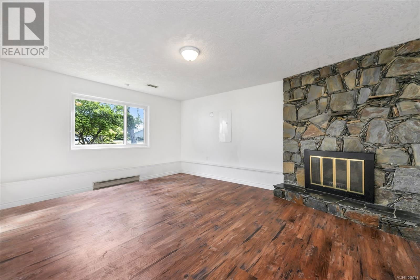 1616 SARITA PLACE Image 28