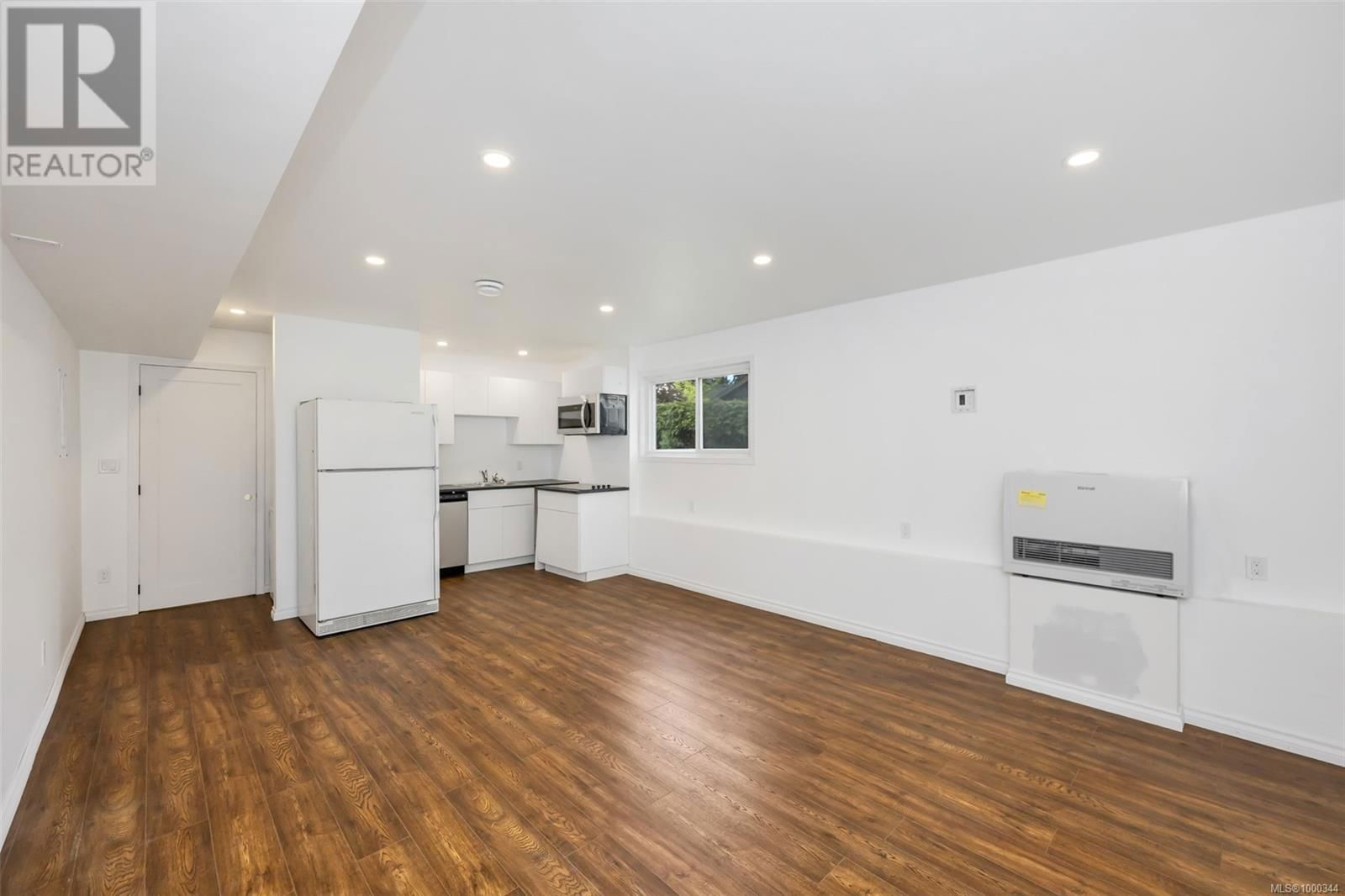 1616 SARITA PLACE Image 33