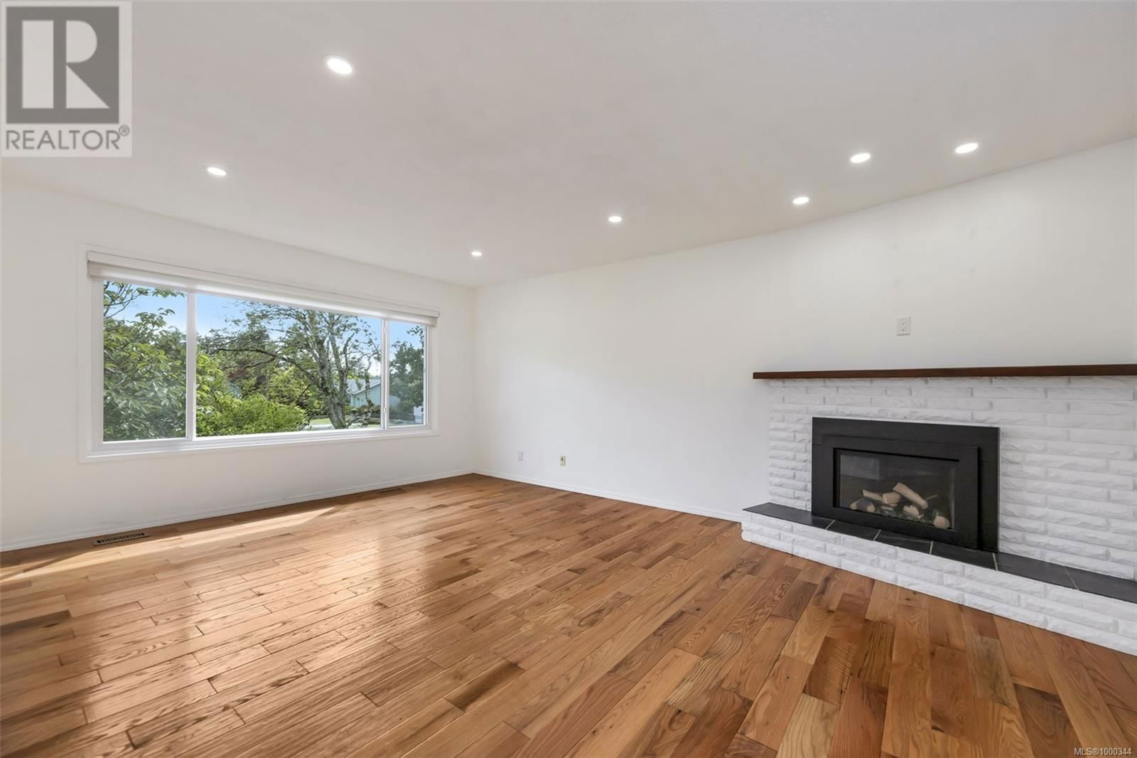 1616 SARITA PLACE Image 4