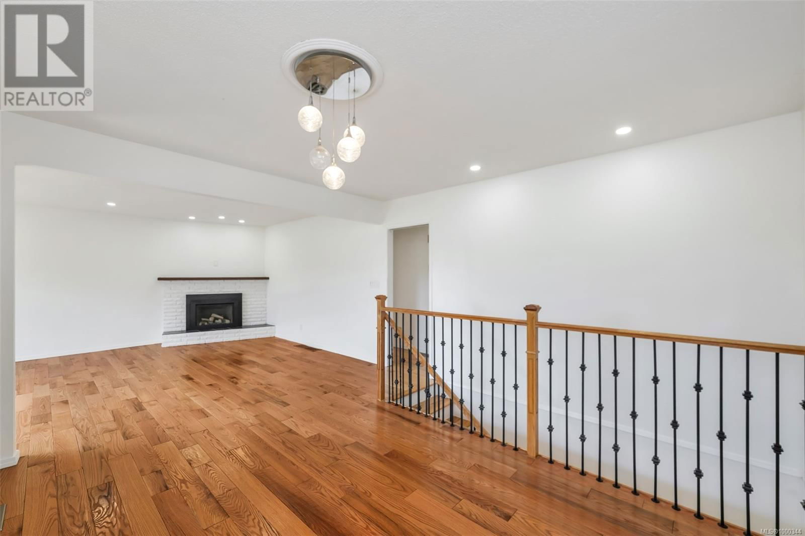 1616 SARITA PLACE Image 7