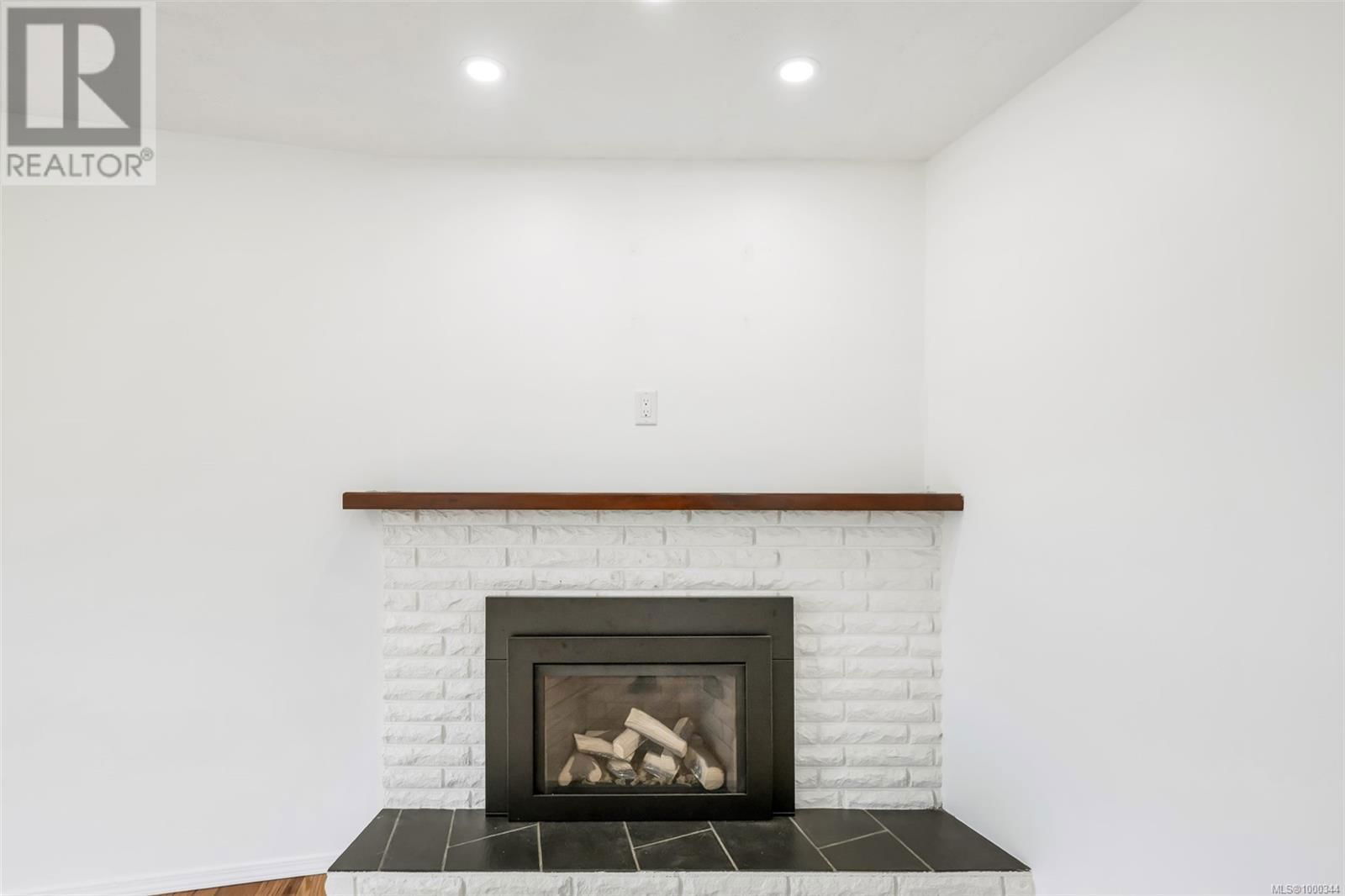 1616 SARITA PLACE Image 9