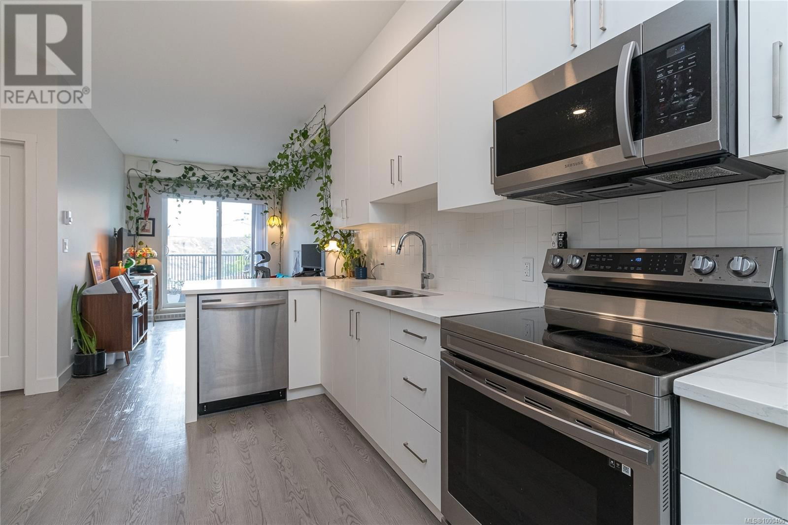 207 - 707 TREANOR AVENUE Image 11