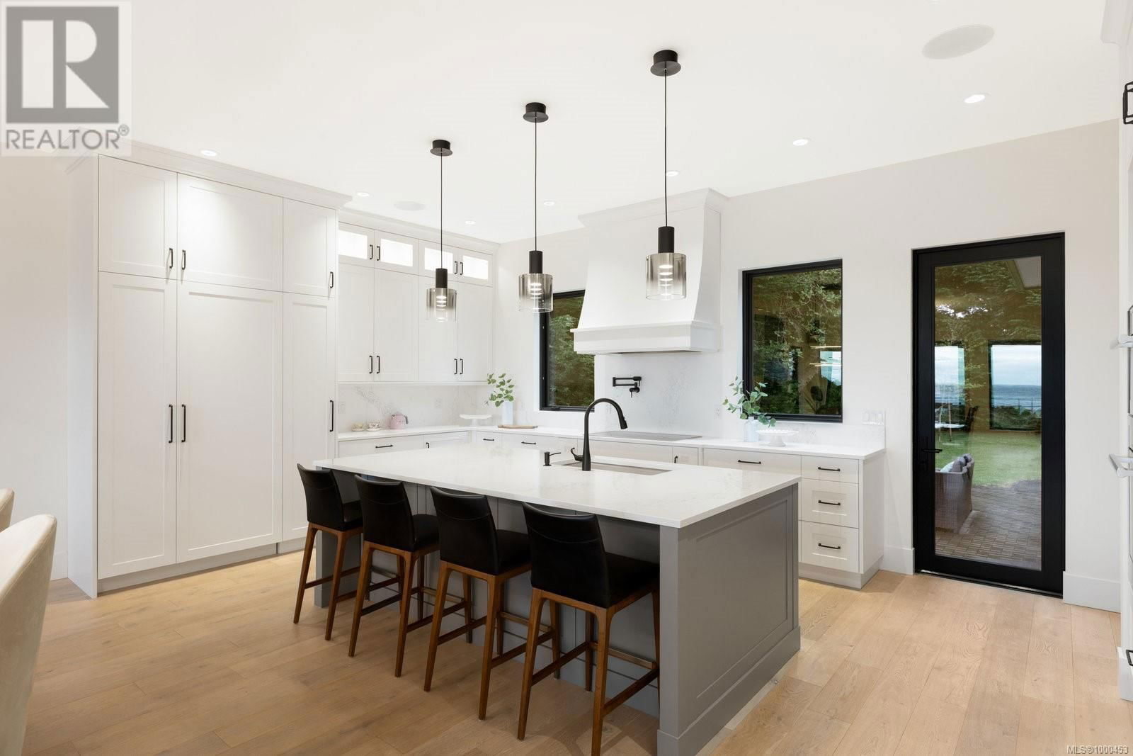 418 BEACH DRIVE Image 13
