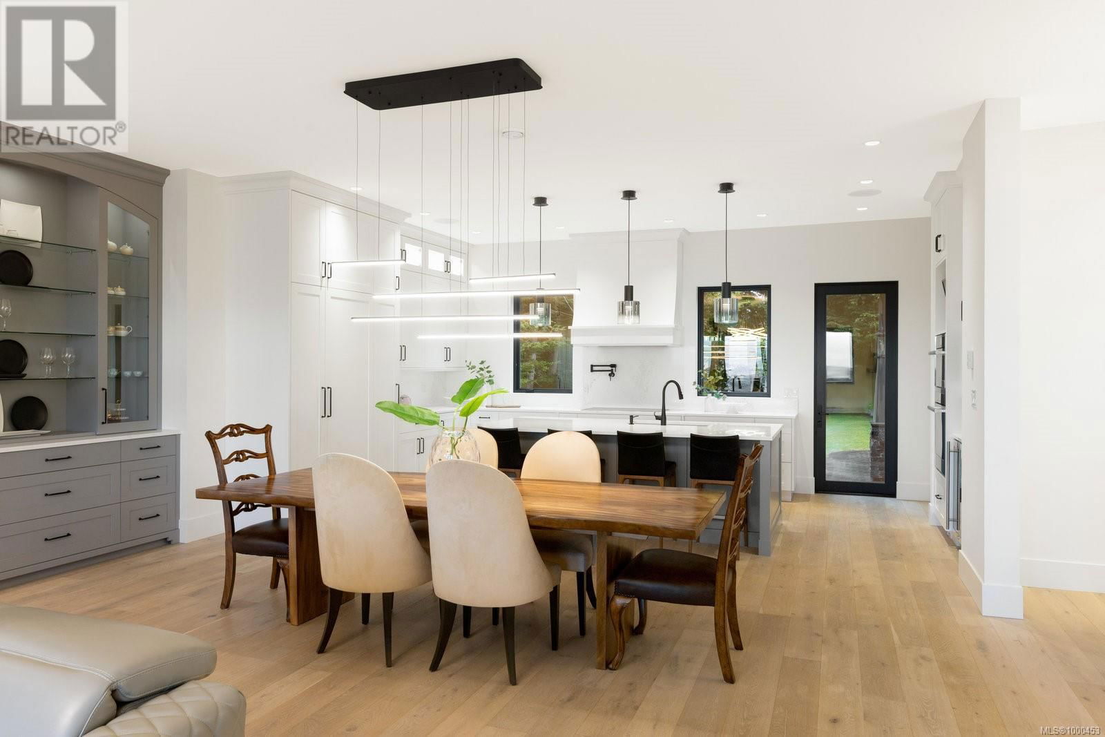 418 BEACH DRIVE Image 14