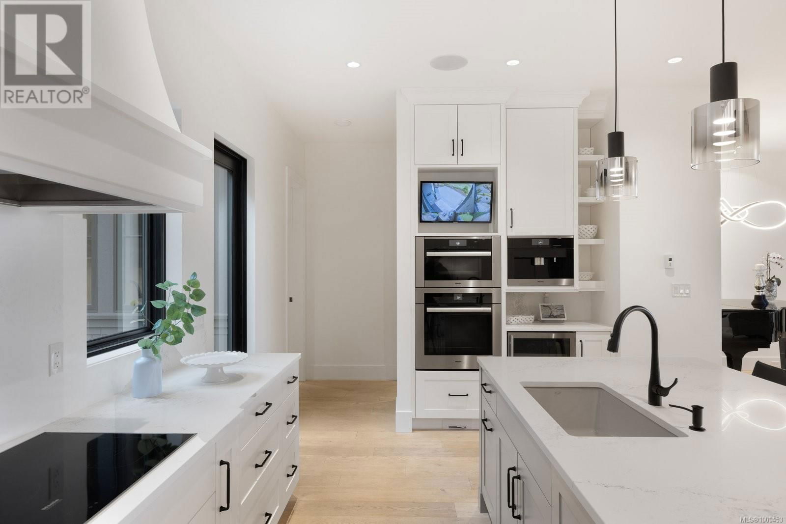 418 BEACH DRIVE Image 32