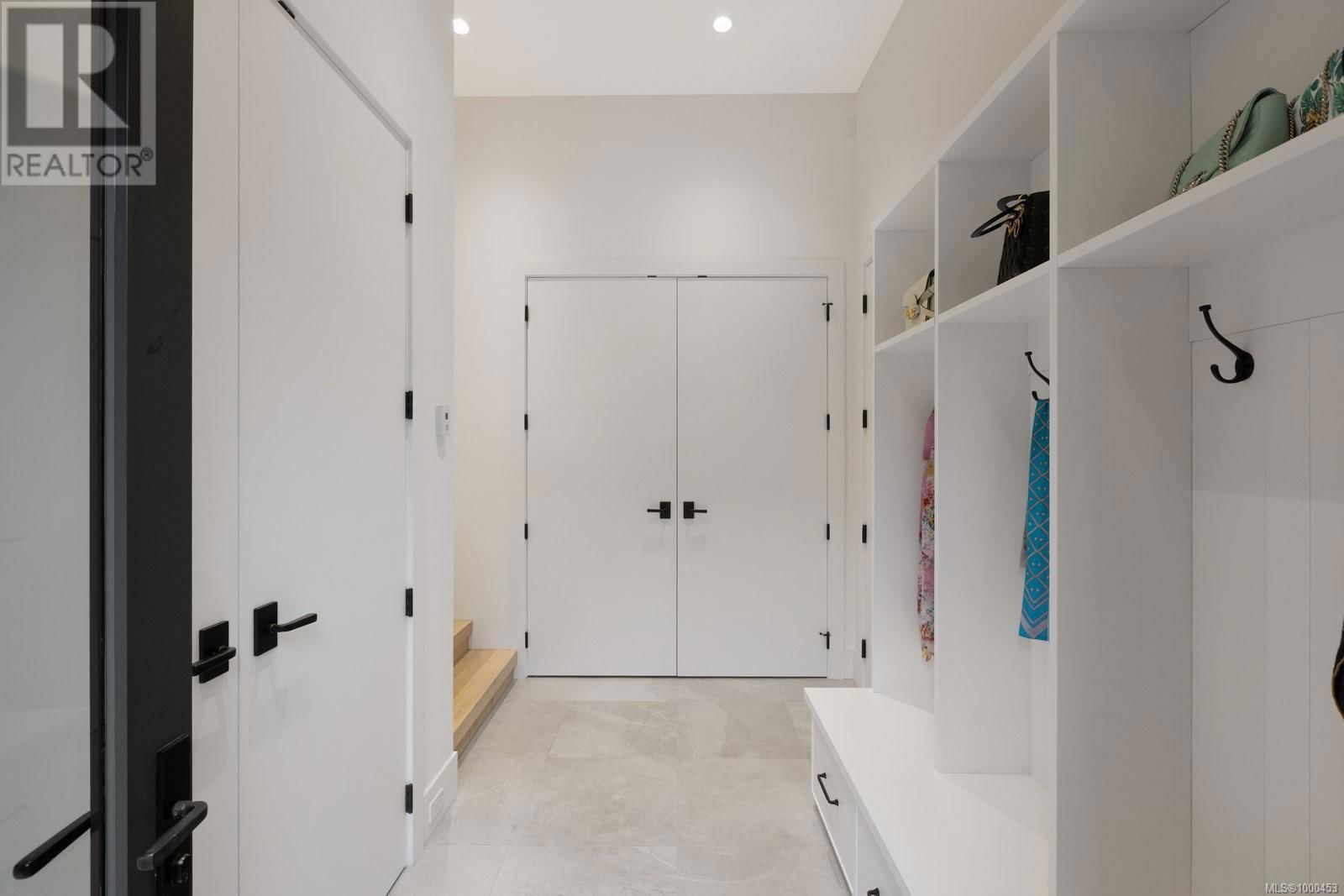 418 BEACH DRIVE Image 37