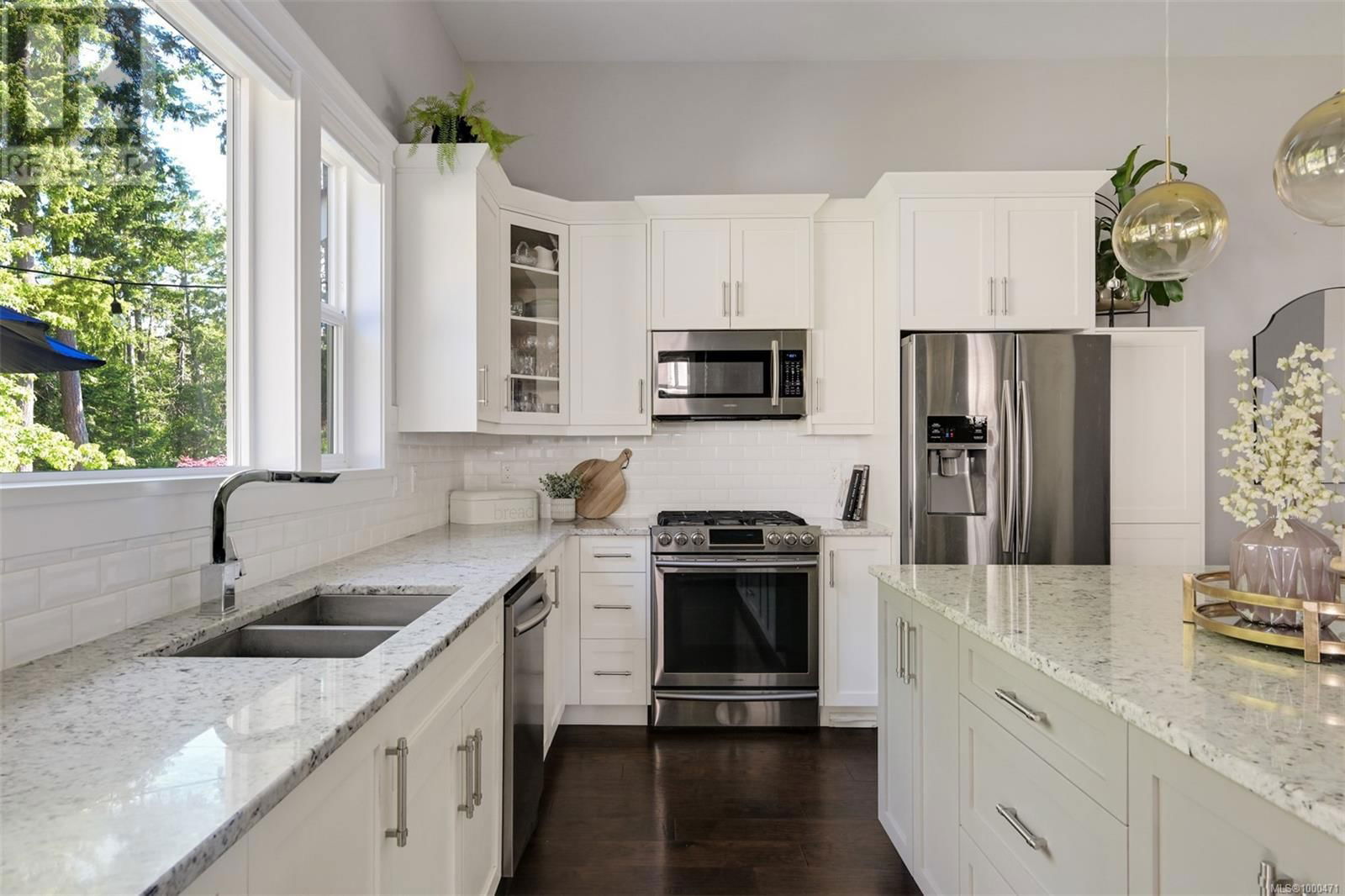 856 HAYDEN PLACE Image 12