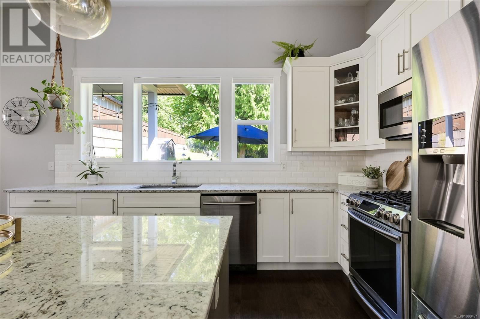 856 HAYDEN PLACE Image 13