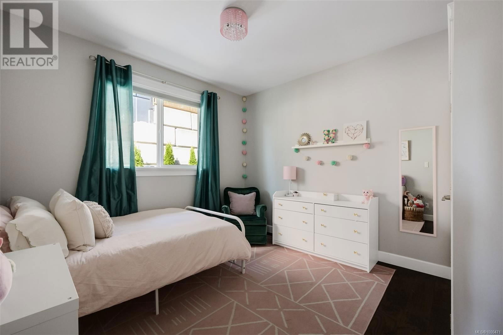 856 HAYDEN PLACE Image 33