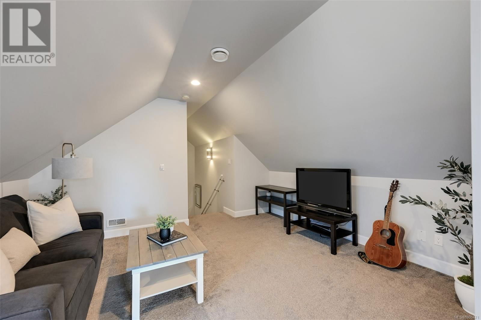 856 HAYDEN PLACE Image 38