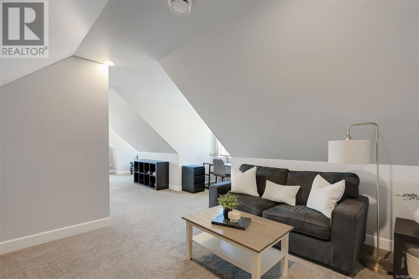 856 HAYDEN PLACE Image 39