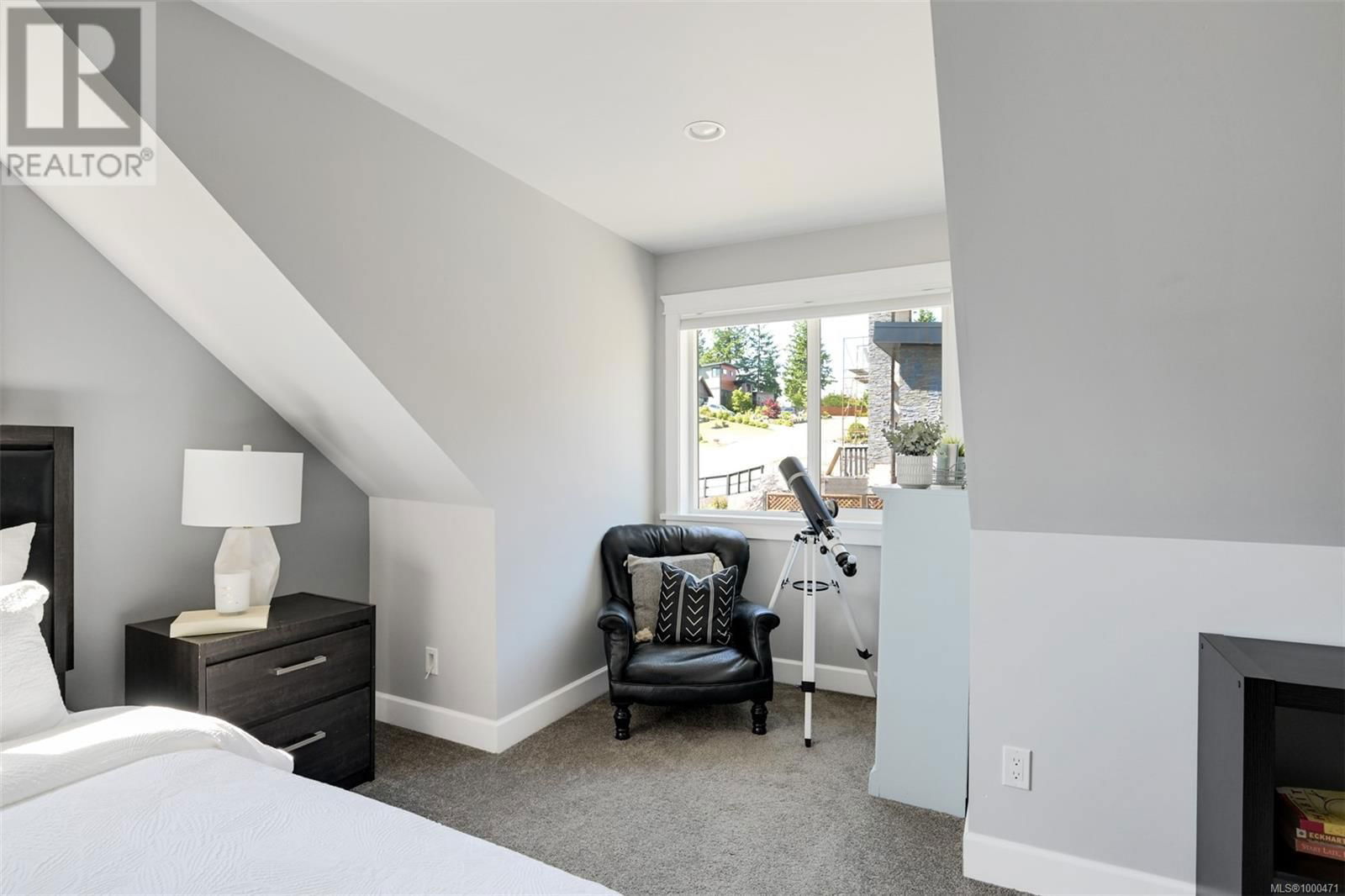 856 HAYDEN PLACE Image 41