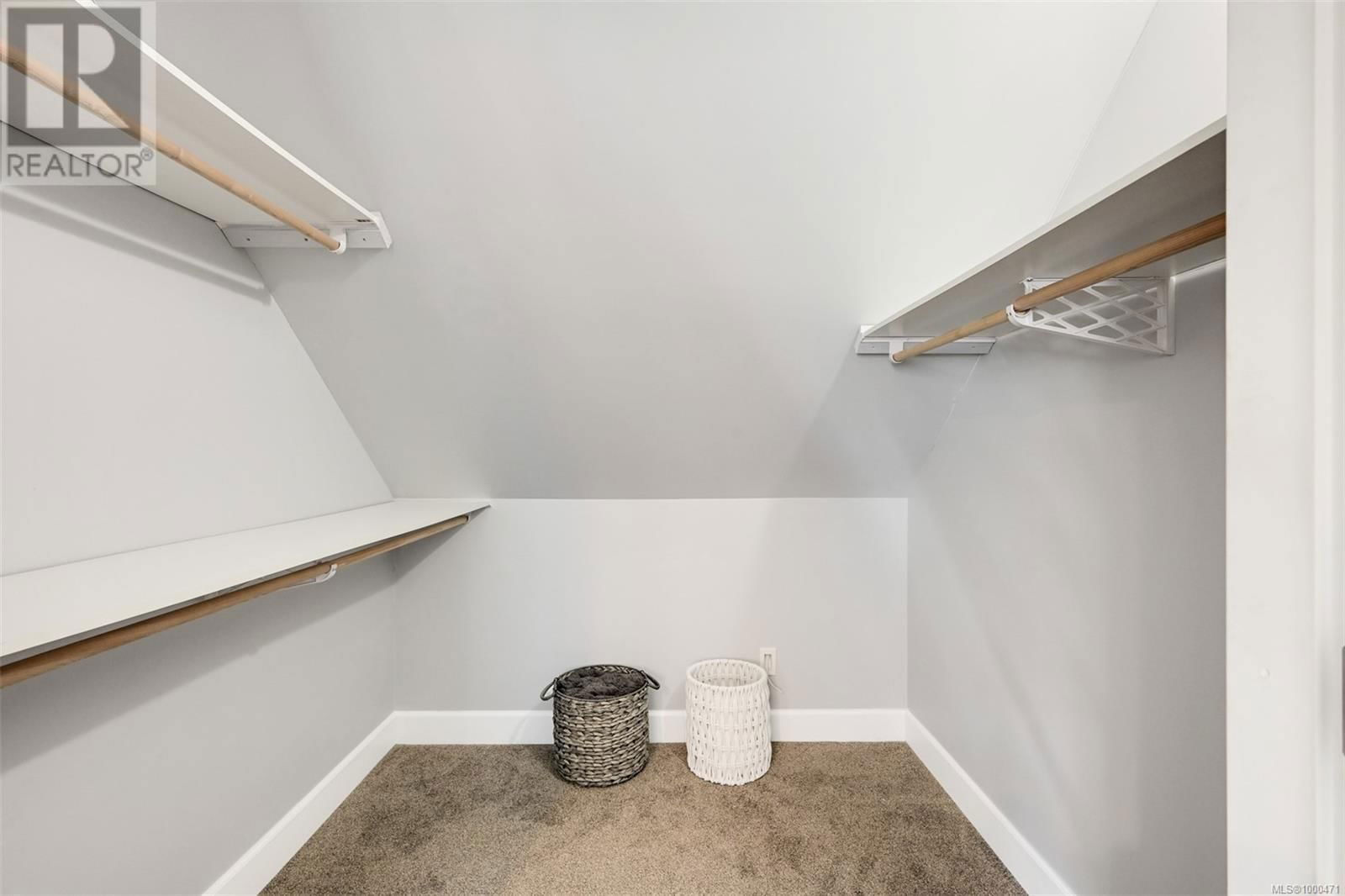 856 HAYDEN PLACE Image 43