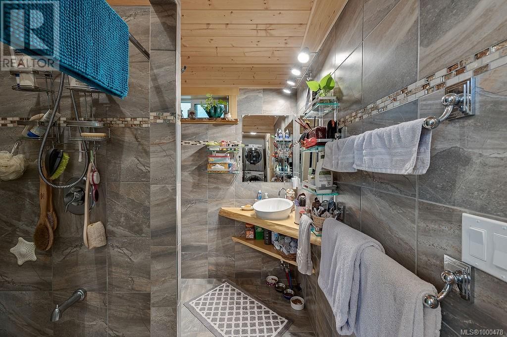3782 PETREL DRIVE Image 11