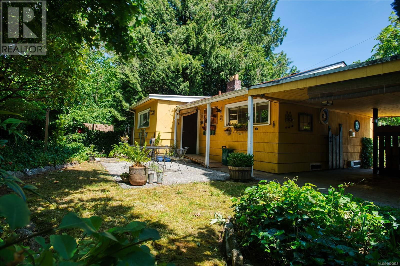 1180 MACDONALD CRESCENT Image 15