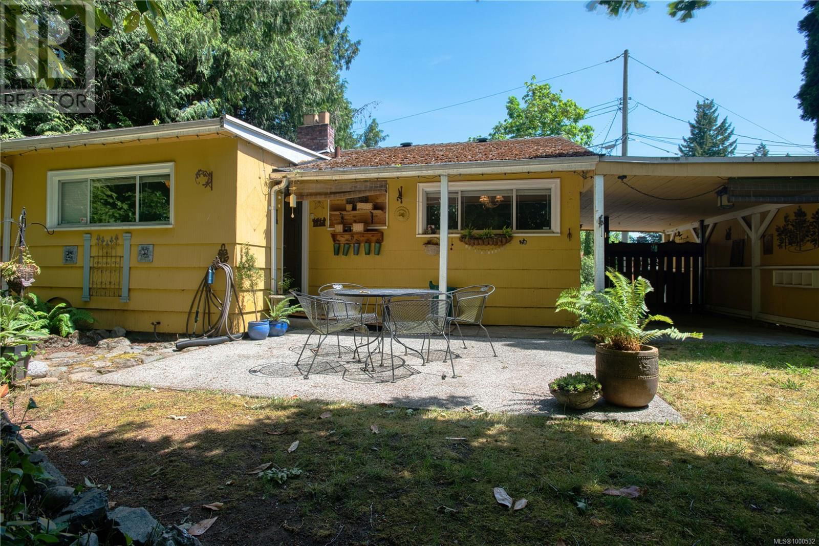 1180 MACDONALD CRESCENT Image 17