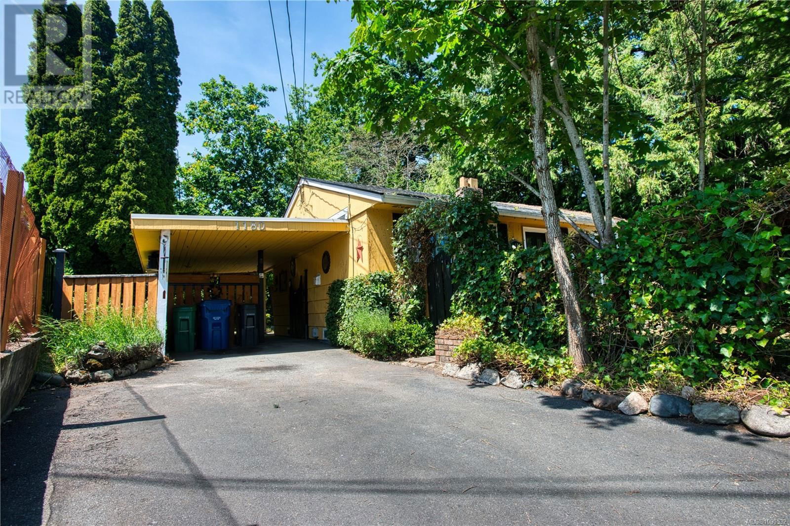 1180 MACDONALD CRESCENT Image 21