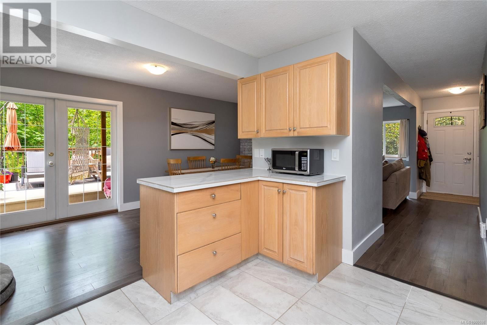 439 ATKINS AVENUE Image 22