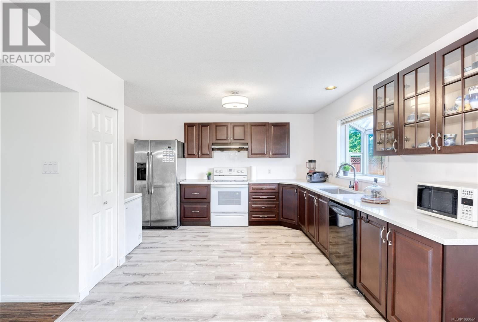 6282 MCROBB AVENUE Image 17