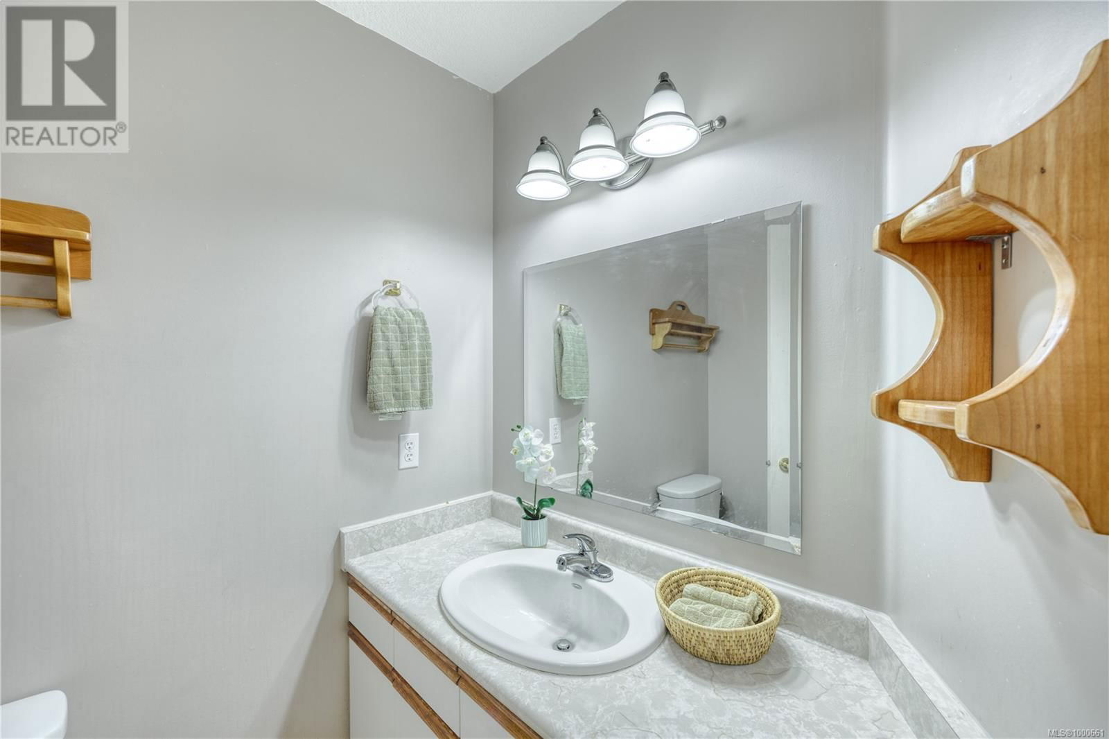 6282 MCROBB AVENUE Image 36
