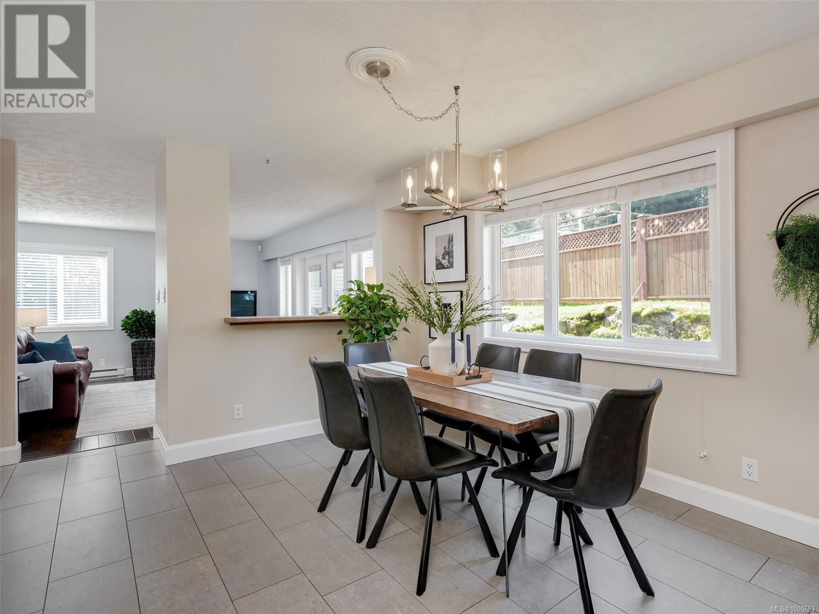 711 DEMEL PLACE Image 11
