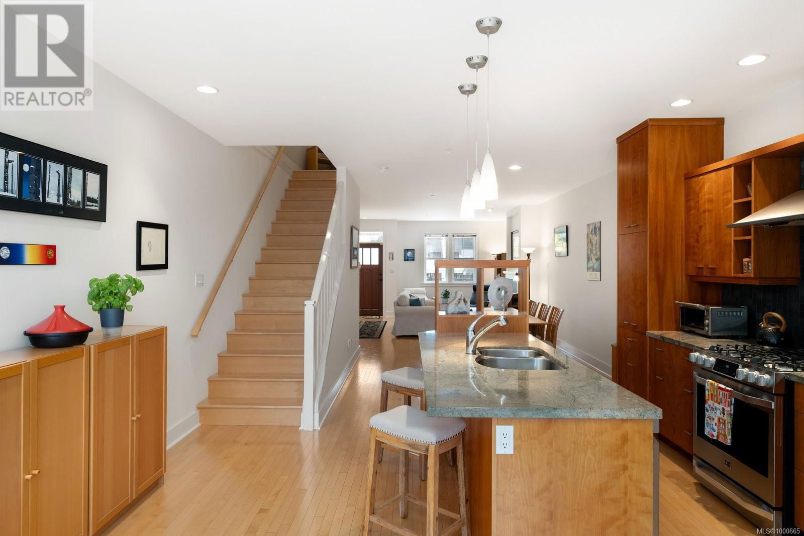 1524 YALE STREET Image 17