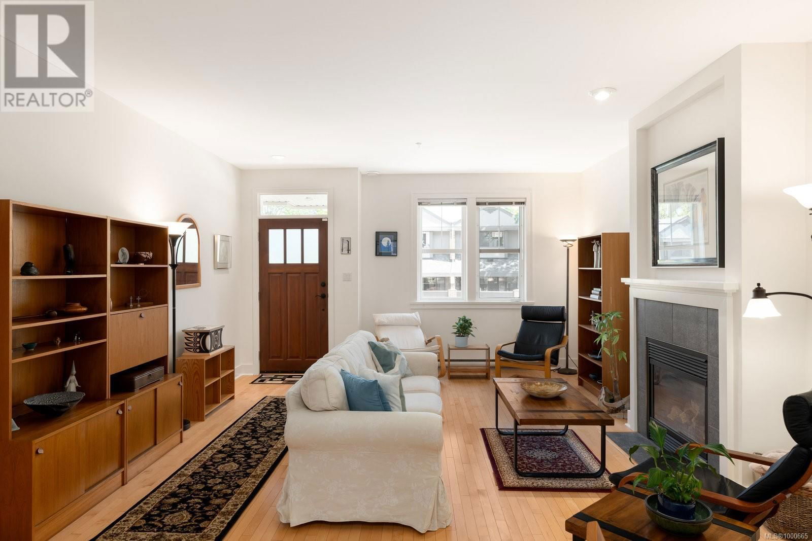 1524 YALE STREET Image 3